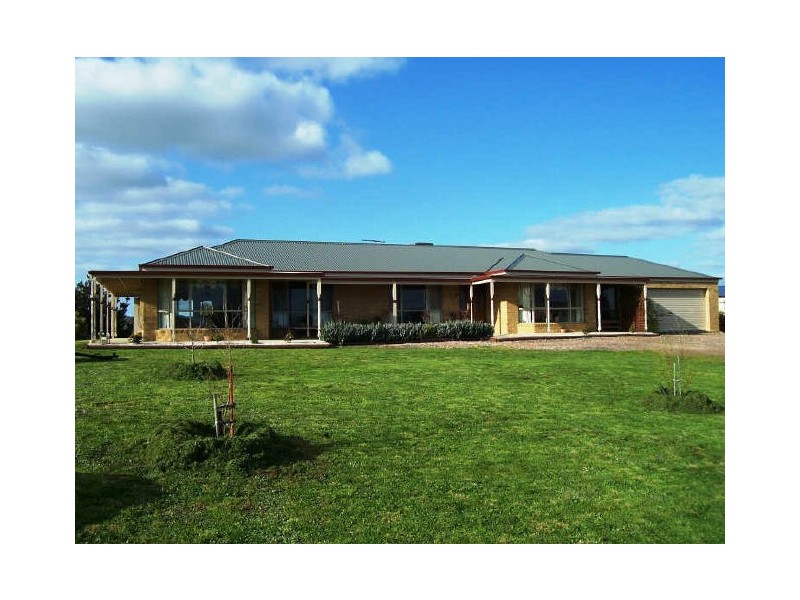 32 Tattersalls Drive, Kyneton VIC 3444