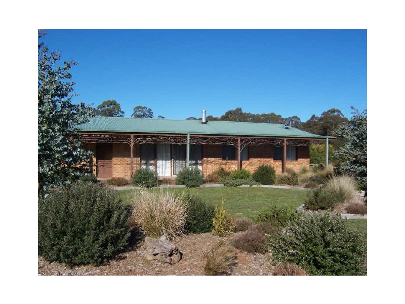 12 Groves Street, Trentham VIC 3458