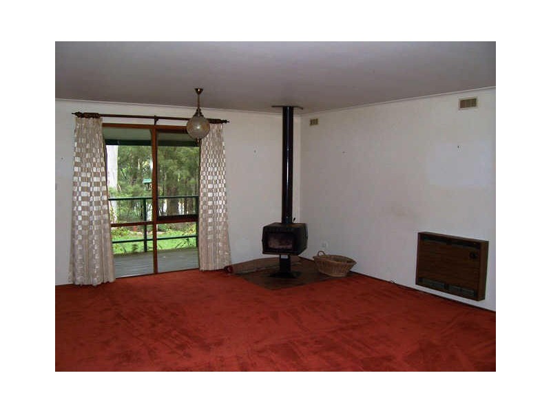 77 Ryans Road, Woodend VIC 3442