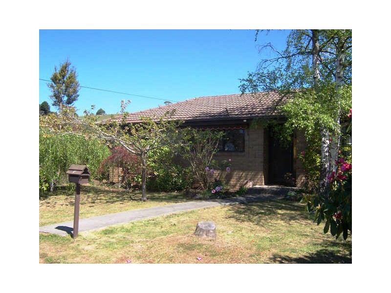 3 Stuart Drive, Woodend VIC 3442