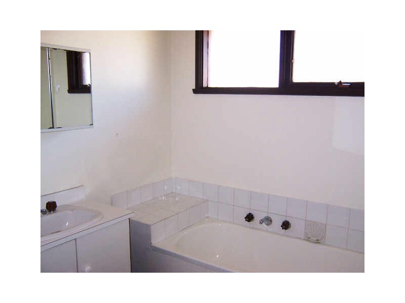 3 Stuart Drive, Woodend VIC 3442