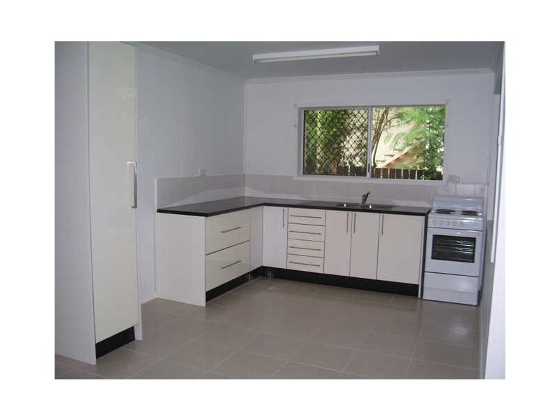 2/31 Sandown Close, Woree QLD 4868