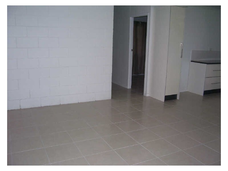 2/31 Sandown Close, Woree QLD 4868