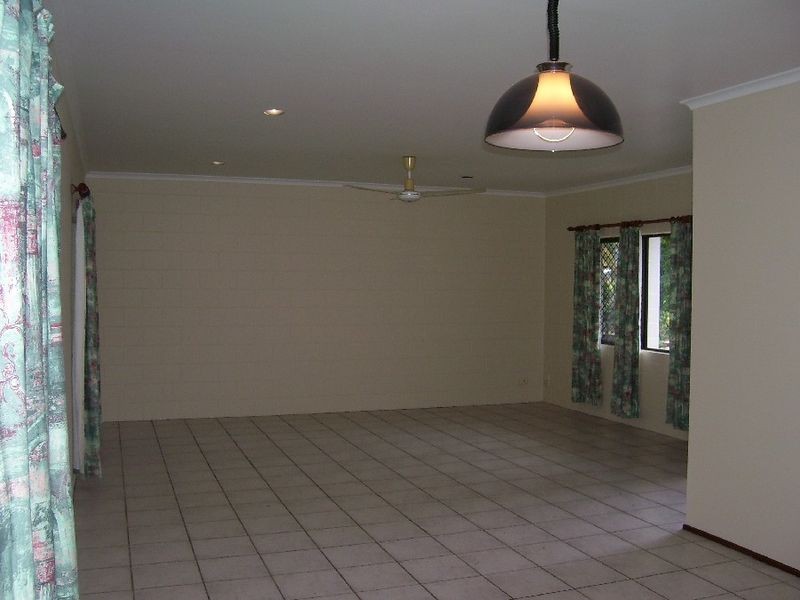 15 Lenora Close, Woree QLD 4868