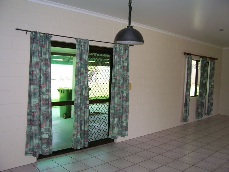 15 Lenora Close, Woree QLD 4868