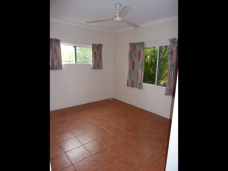 2/76 Baronia Crescent, Holloways Beach QLD 4878