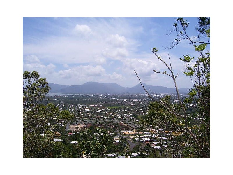 301 The Peak, Brinsmead QLD 4870