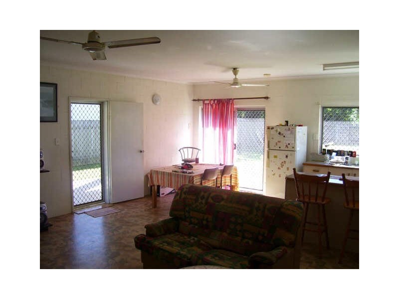 19 Vigilant Close, Bentley Park QLD 4869