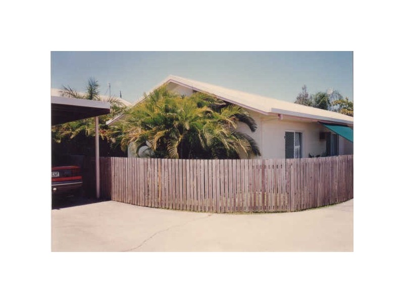 2/20 Robert Road, Bentley Park QLD 4869