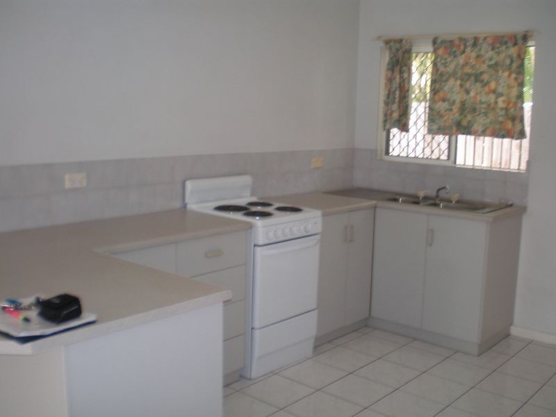 2/20 Robert Road, Bentley Park QLD 4869