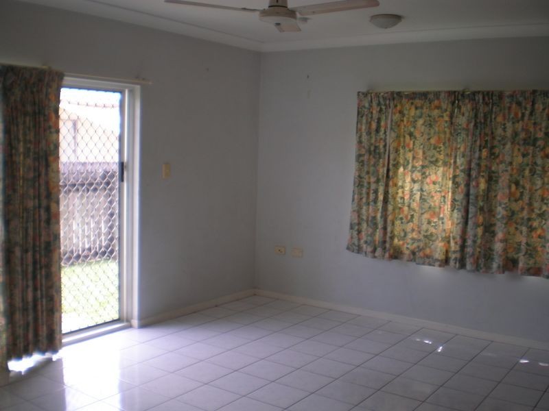 2/20 Robert Road, Bentley Park QLD 4869