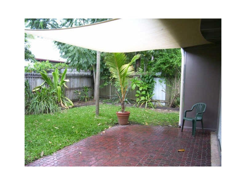 23 Tamarind Street, Holloways Beach QLD 4878