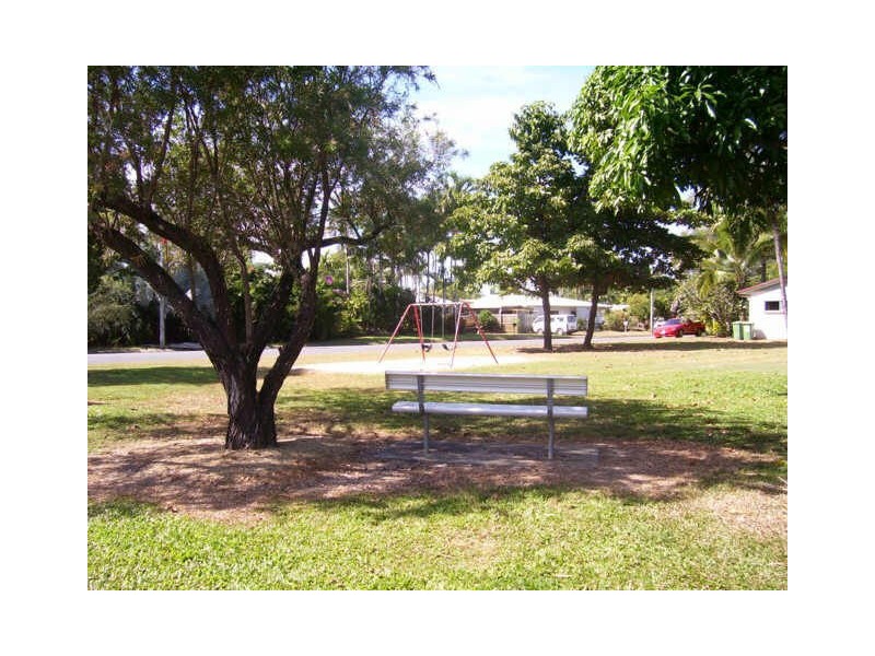 23 Tamarind Street, Holloways Beach QLD 4878