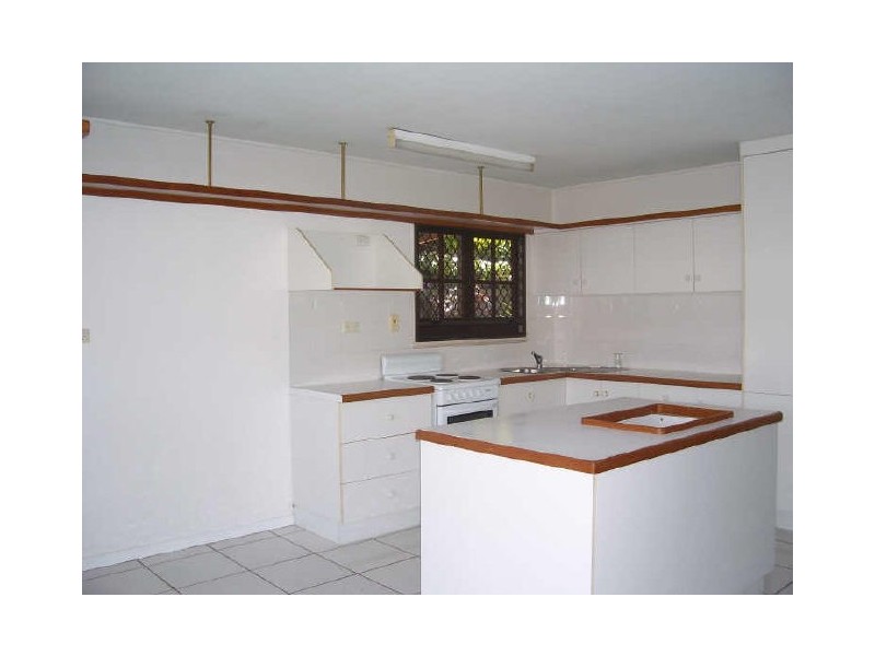 8 Dalton Street, Bungalow QLD 4870