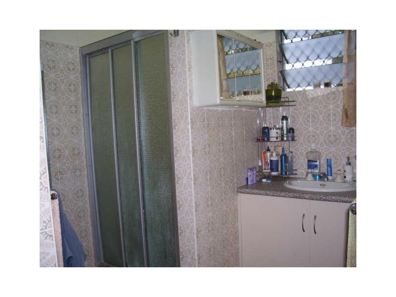 37 Koch Street,, Mooroobool QLD 4870