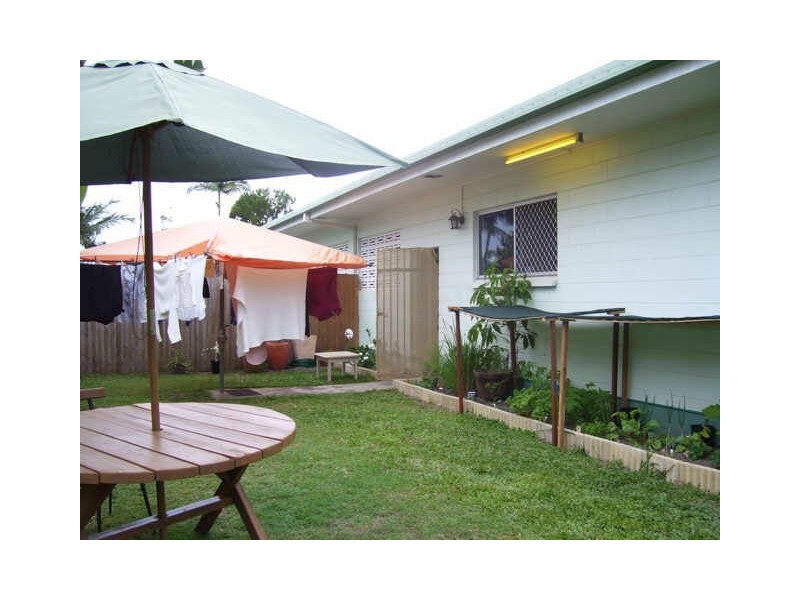 37 Koch Street,, Mooroobool QLD 4870