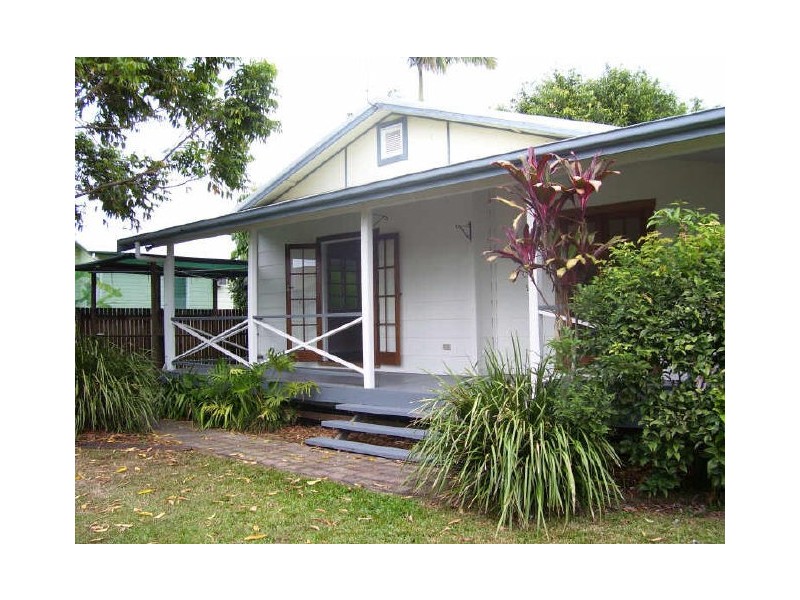 18 Dalton Street, Bungalow QLD 4870