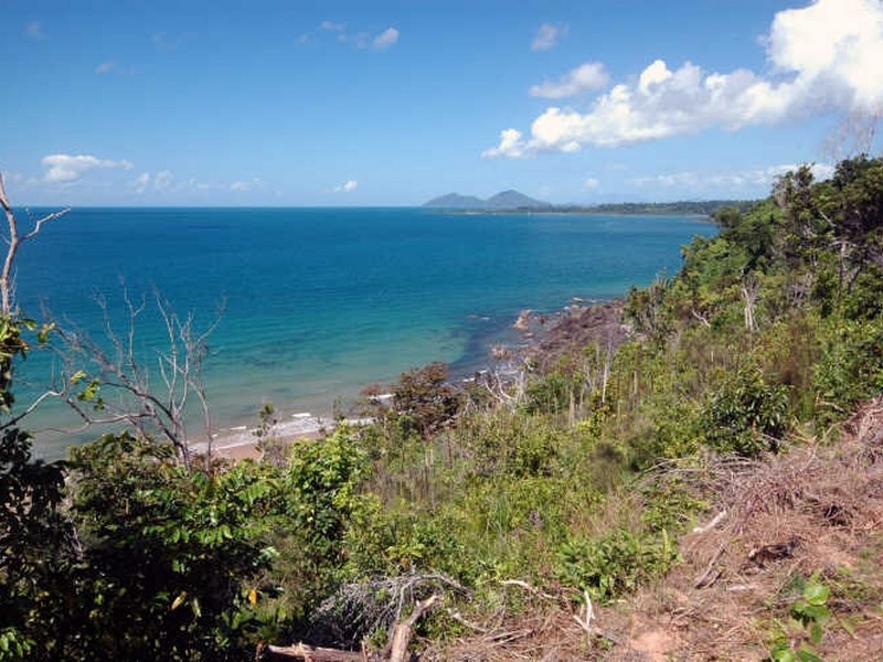 1 Holt Road, Bingil Bay QLD 4852
