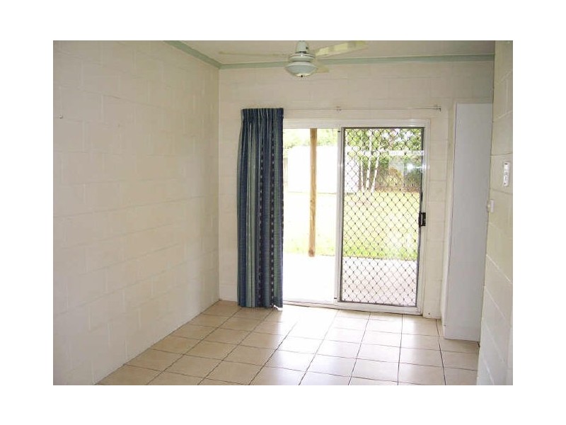 16 Kangaroo Street, Bentley Park QLD 4869