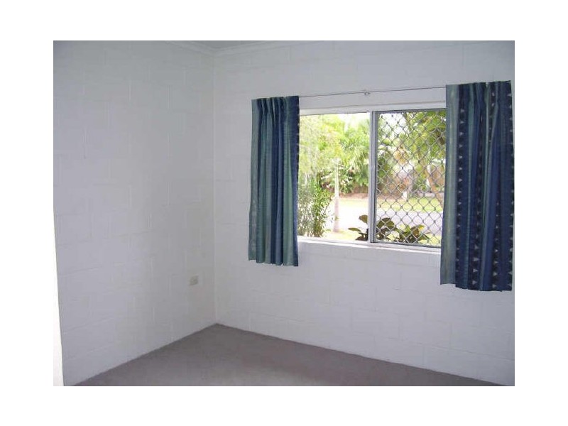 16 Kangaroo Street, Bentley Park QLD 4869