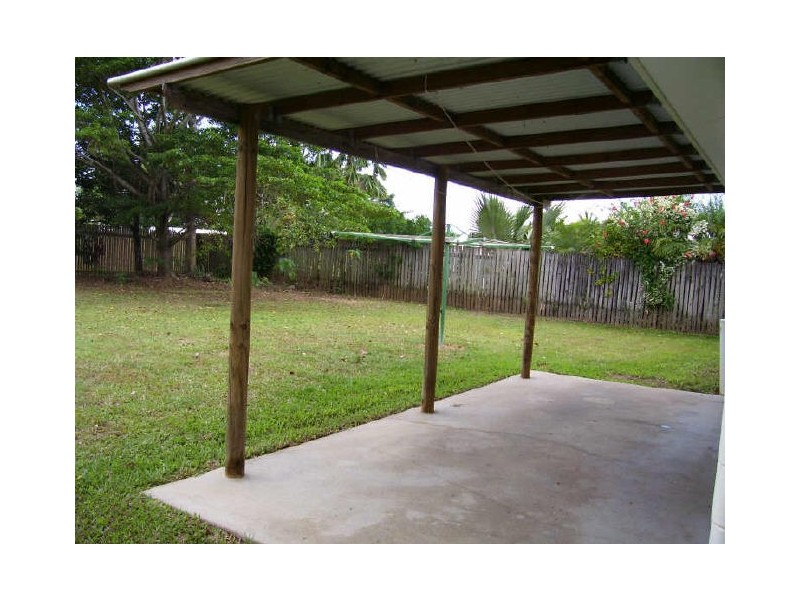 16 Kangaroo Street, Bentley Park QLD 4869