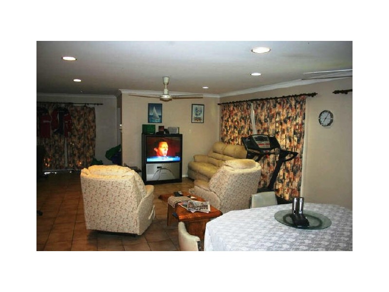 16 Carroo Street, Bayview Heights QLD 4868