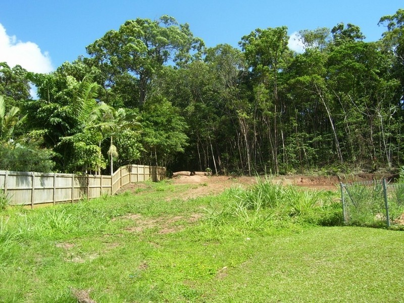 7 Yates Court, White Rock QLD 4868