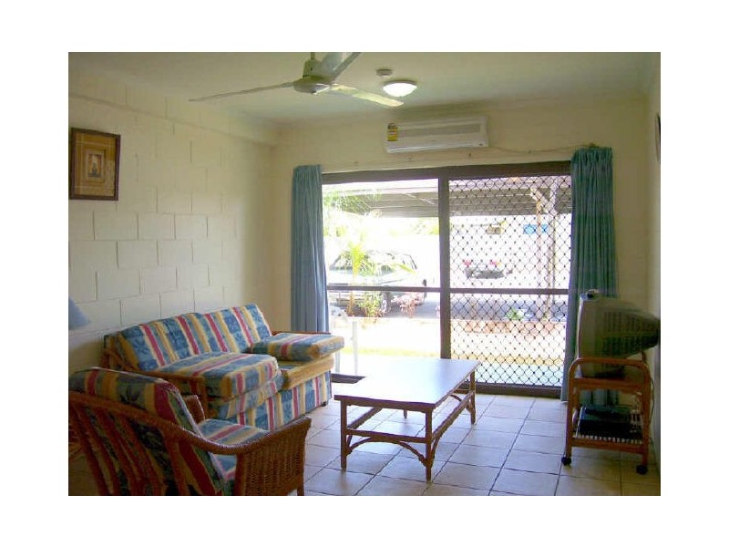 2/439 Severin Street, Manunda QLD 4870