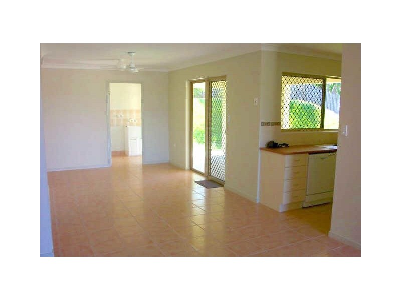 83 Callum Street, Mooroobool QLD 4870