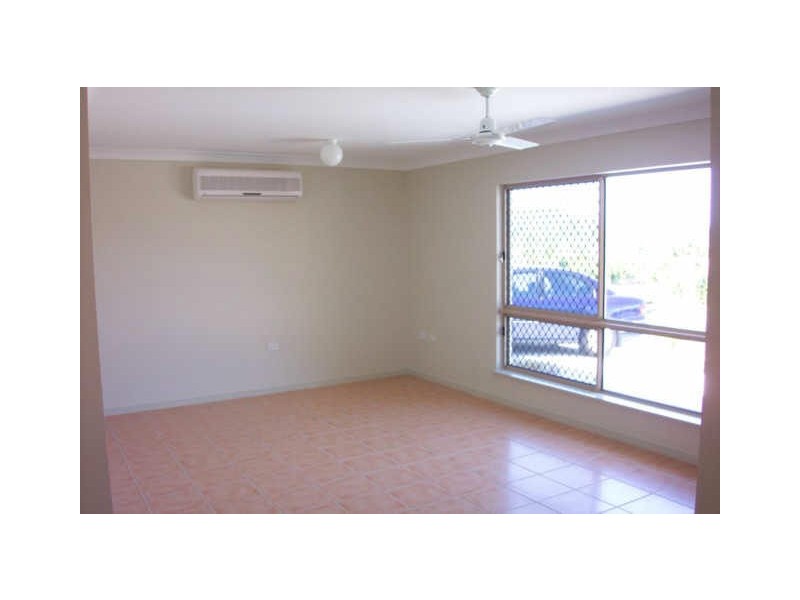 83 Callum Street, Mooroobool QLD 4870