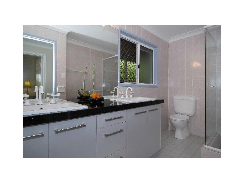 273 Toogood Road, Bayview Heights QLD 4868