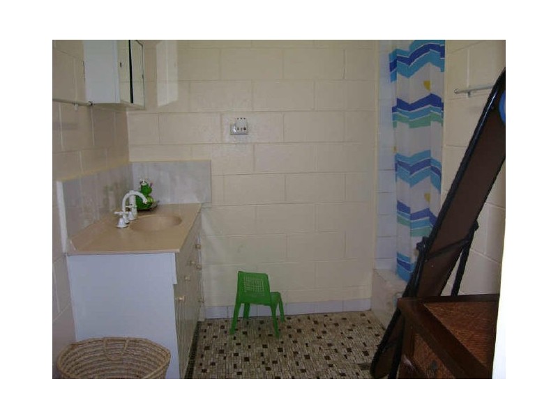 1/16 Kowinka Street, White Rock QLD 4868