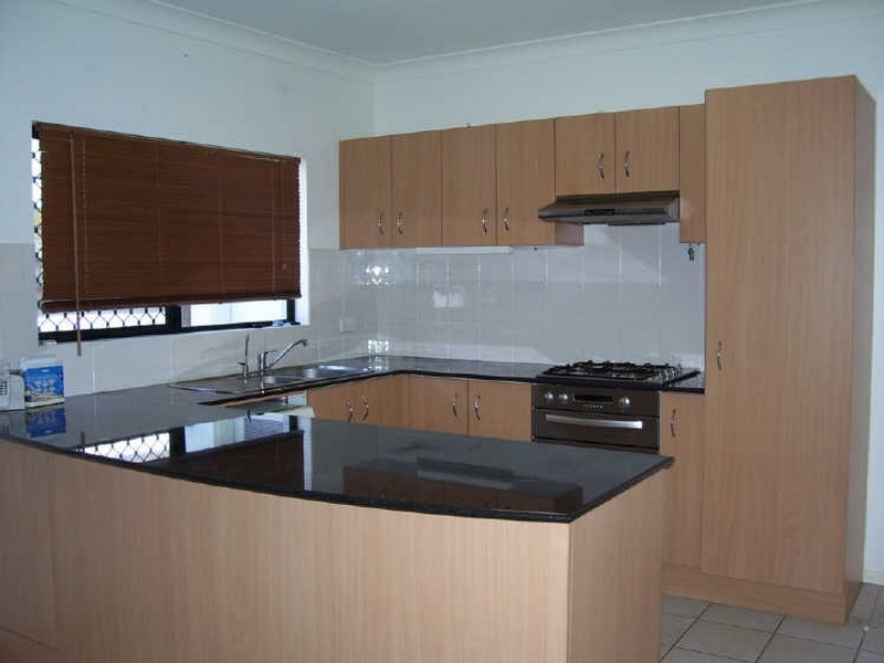 4/5 Cavanagh Close, Woree QLD 4868