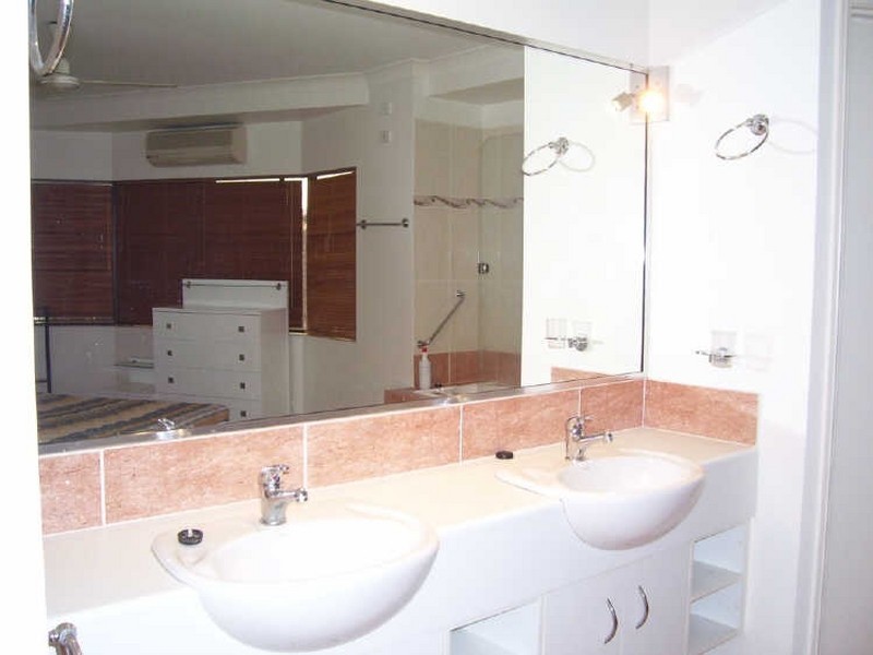 4/5 Cavanagh Close, Woree QLD 4868