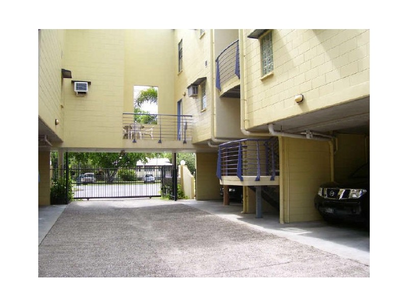 1/437 Draper Street, Parramatta Park QLD 4870