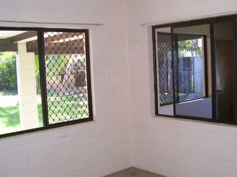 33 Sirius Street, Bentley Park QLD 4869