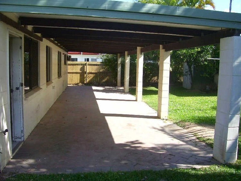 33 Sirius Street, Bentley Park QLD 4869