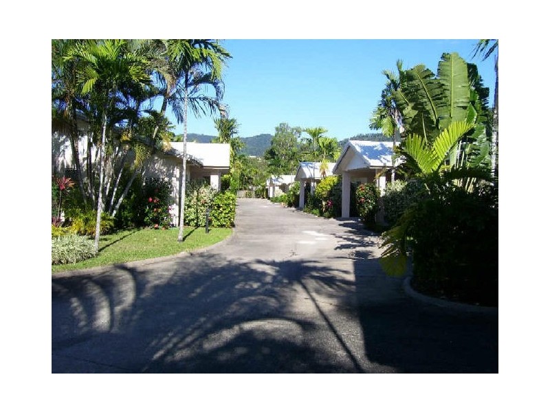 1/401 McCoombe Street, Mooroobool QLD 4870