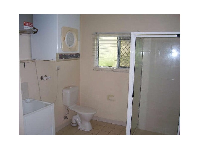 1/401 McCoombe Street, Mooroobool QLD 4870