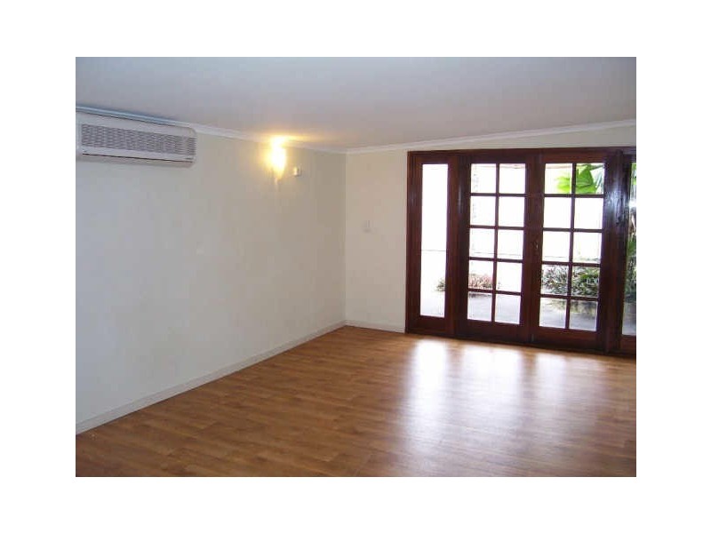 27 Mestrez Street, Mooroobool QLD 4870