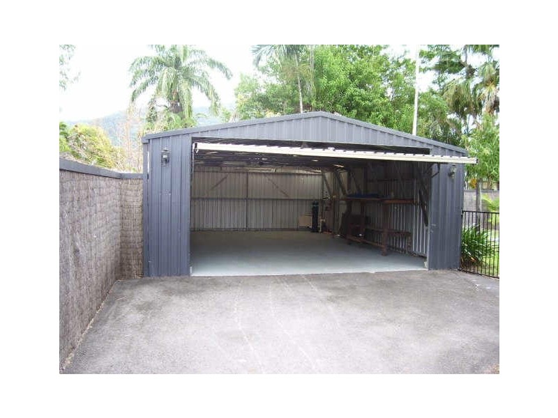 27 Mestrez Street, Mooroobool QLD 4870