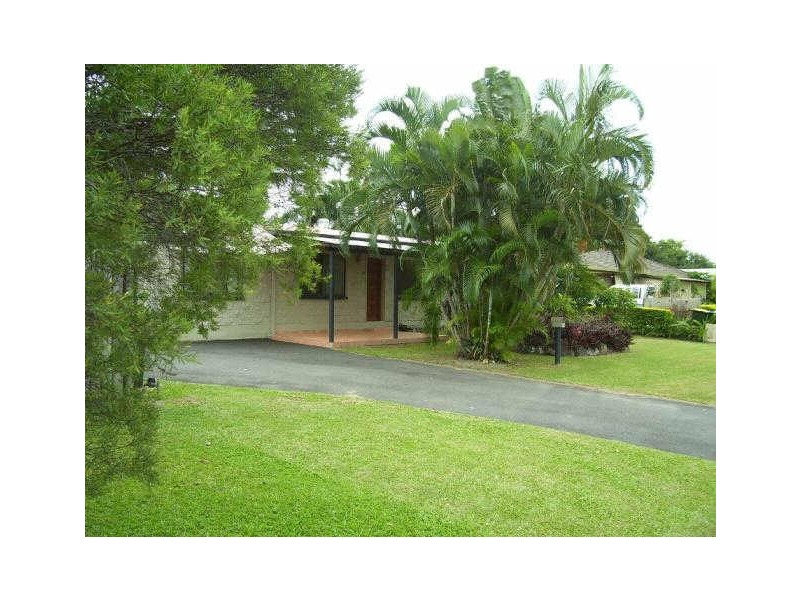 27 Mestrez Street, Mooroobool QLD 4870