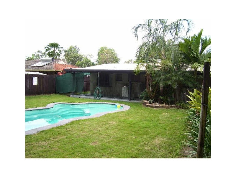 27 Mestrez Street, Mooroobool QLD 4870