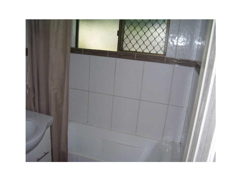 27 Mestrez Street, Mooroobool QLD 4870