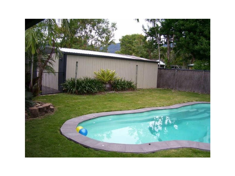 27 Mestrez Street, Mooroobool QLD 4870