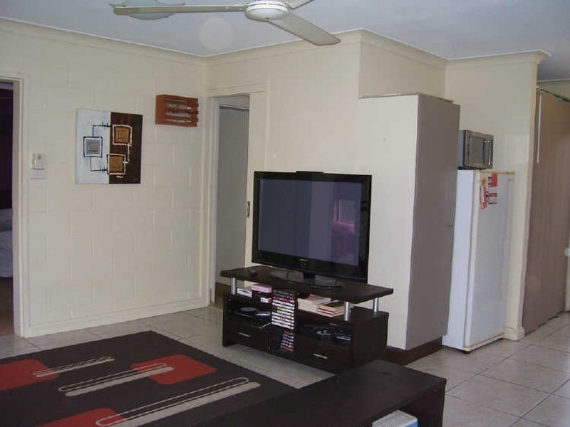 1/4 Hector Close, Westcourt QLD 4870