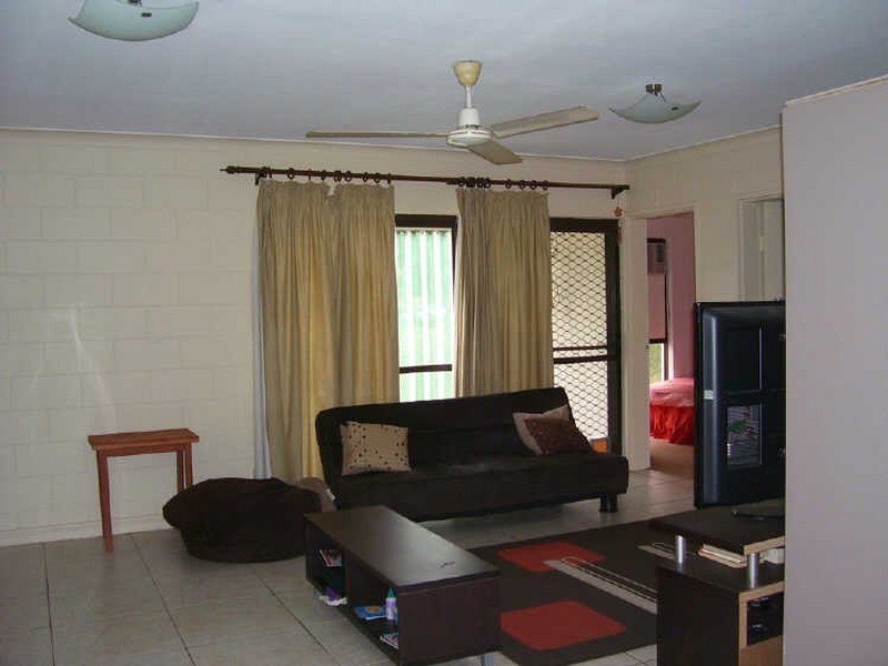 1/4 Hector Close, Westcourt QLD 4870