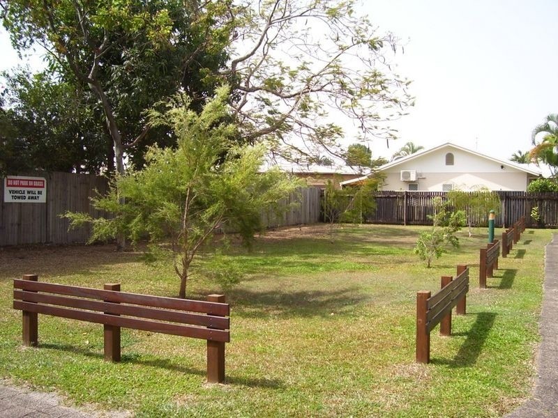 11/74 Swallow Street, Mooroobool QLD 4870