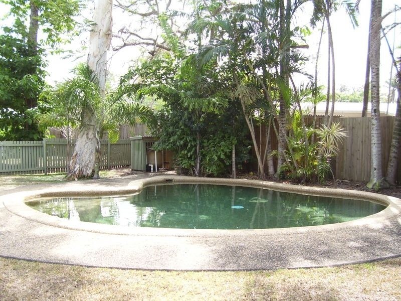 11/74 Swallow Street, Mooroobool QLD 4870