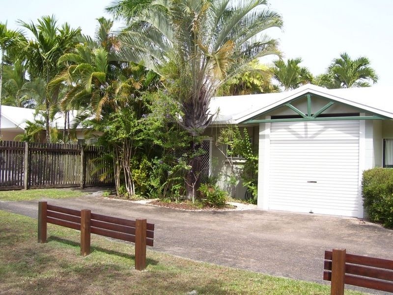 11/74 Swallow Street, Mooroobool QLD 4870